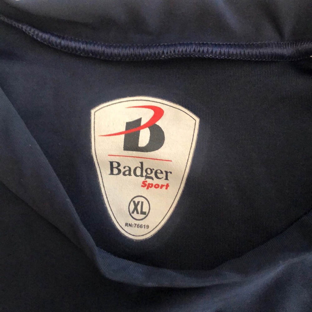 Youth XL dry wicking base layer long sleeves - Picture 2 of 6